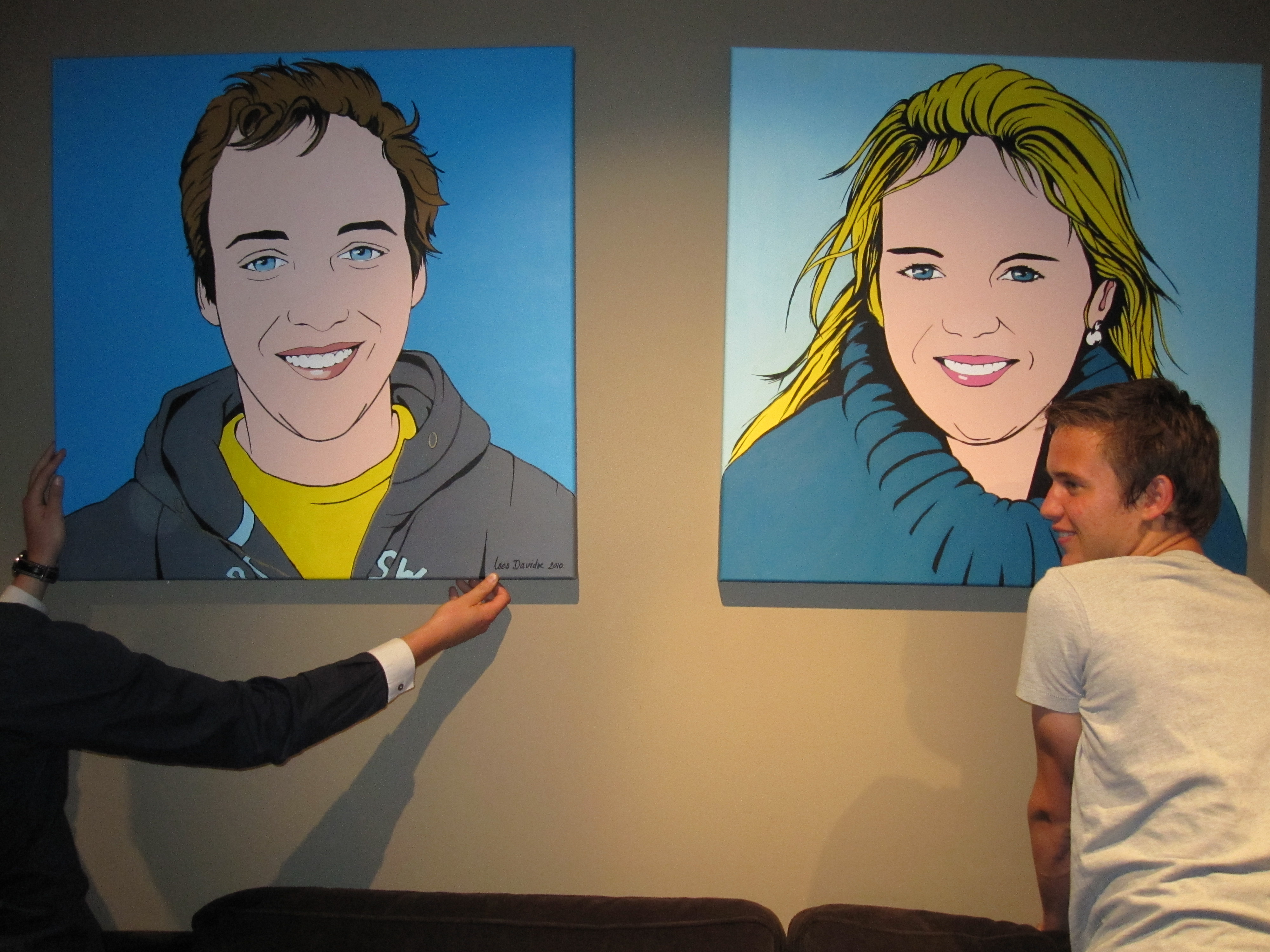 Jasper en Maartje, aan de muur